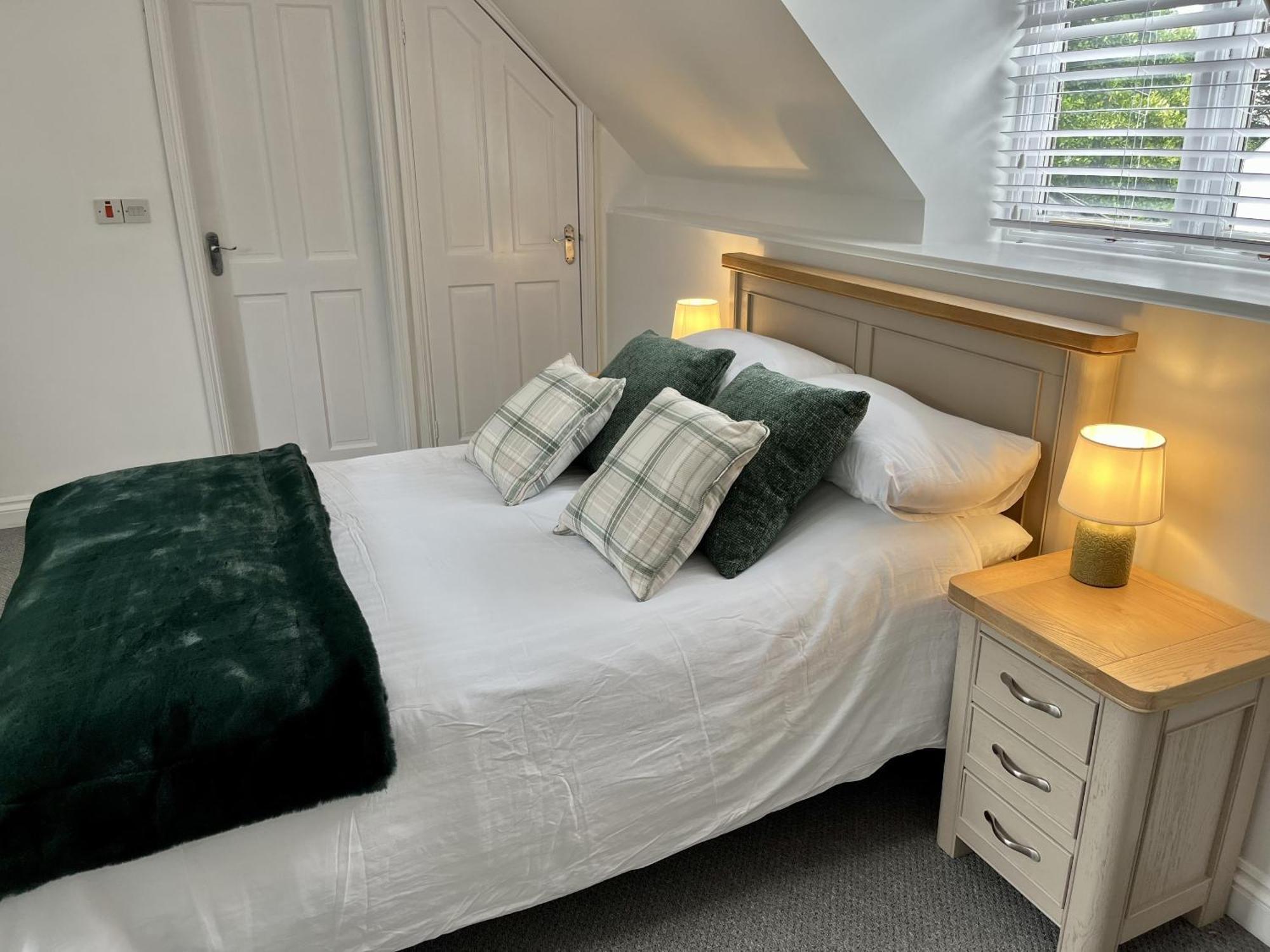 The Coach House - With Hot Tub * St Austell